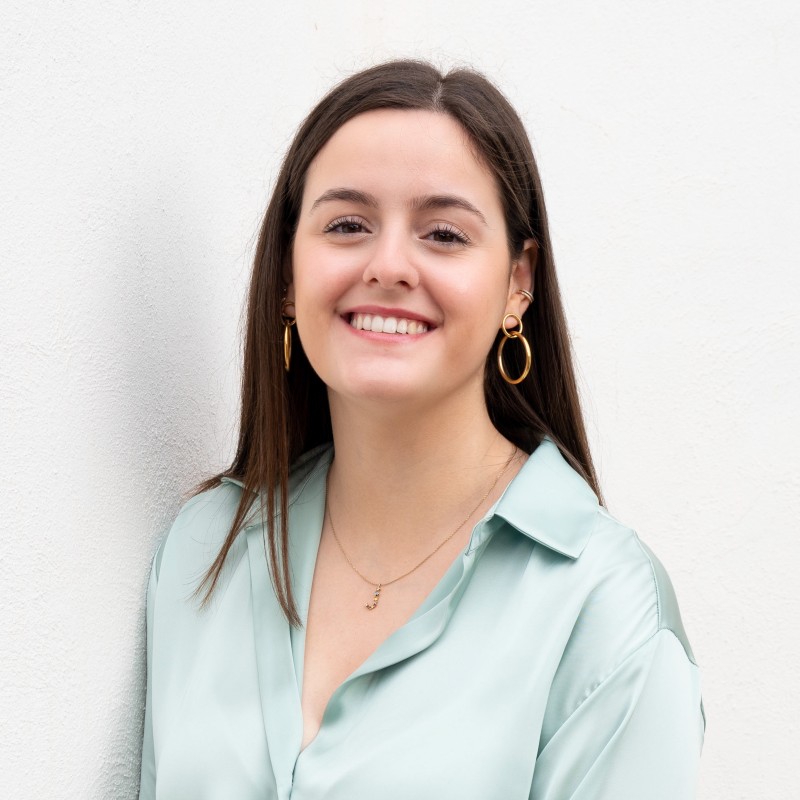 Julia Rull · Junior Sales and Marketing Specialist